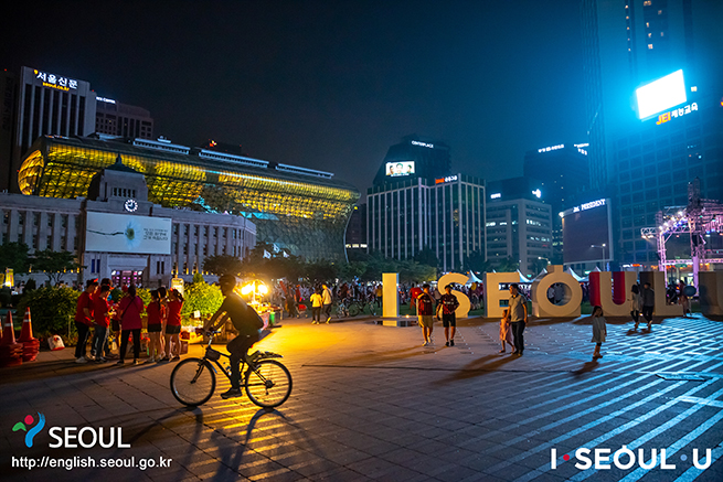 ロシアワールドカップを迎え、ソウル広場にて外国人の街頭応援戦を開催