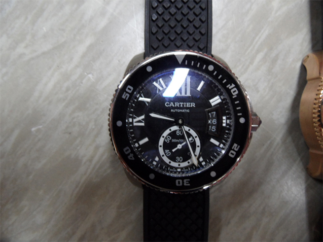 9．秘密売り場で日本人観光客に販売された腕時計偽造品