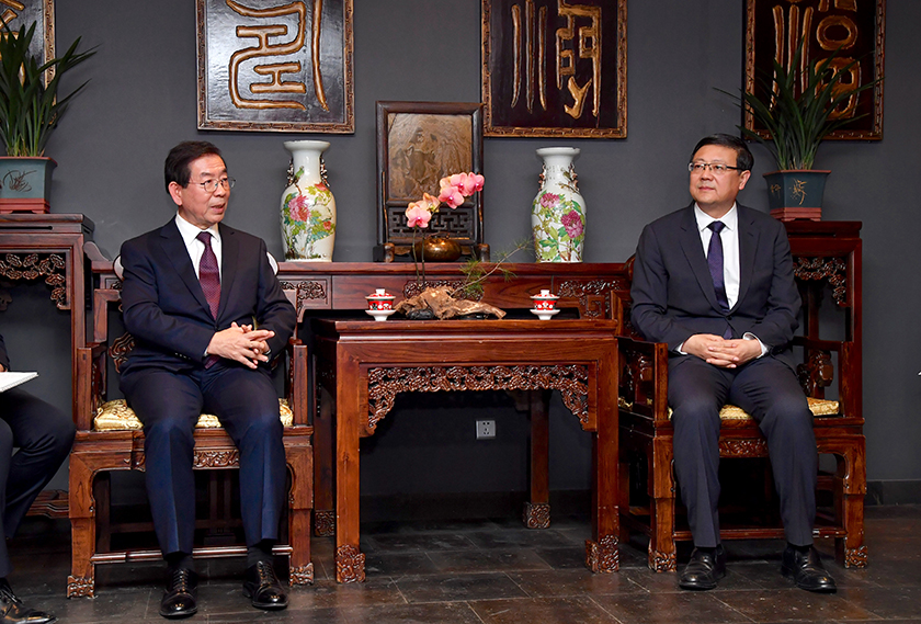 パク・ウォンスン(朴元淳)市長、「交流と協力の強化」のために北京へ