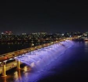 世界で最も長い橋梁噴水「盤浦月光レインボー噴水」今春再稼働
