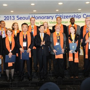 2013 ソウル名誉市民として15人を選定