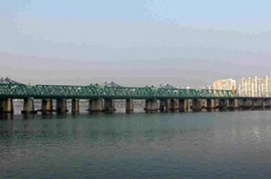 漢江鉄橋 (漢江に架けられた最初の橋)