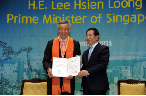 パク・ウォンスン市長 シンガポール首相と面会、ソウル市名誉市民証授与
