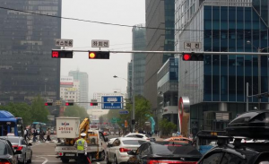 ソウル市、交差点に「バス三色灯」を拡大設置