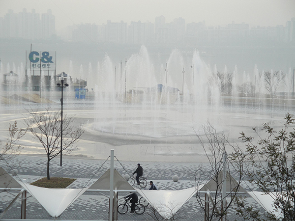 Play in the Water at Hangang Parks
