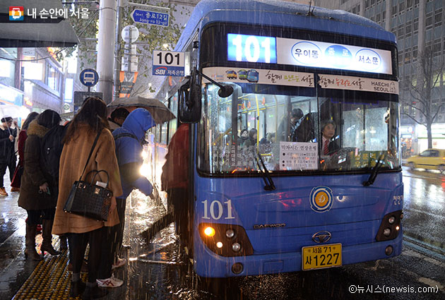 ソウル市、年末に限り市内バス終発時間を延長