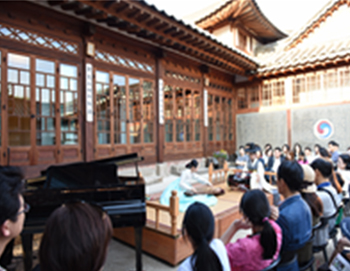 ソウル歴史博物館、100年の歴史を持つペク・インジェ(白麟済)家屋で「第8回プクチョン(北村)音楽会」開催