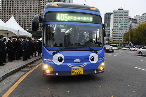 ソウル市、年末を迎えて市内バス88路線の終発時間を延長