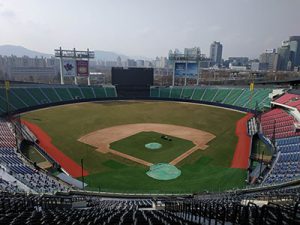 ソウル市、「チャムシル(蚕室)野球場」施設工事完了…観客の利便さと安全性を大幅に強化