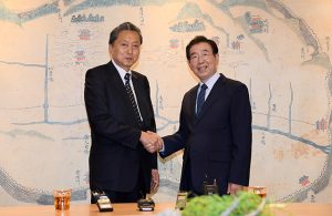 パク・ウォンスン(朴元淳)ソウル市長、日本の鳩山元首相と面談