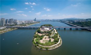 複合文化施設が共存するハンガン(漢江)の音楽島｢ノドゥル島｣オープン