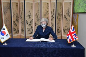 イギリス前首相、新型コロナウイルス感染症の防疫対応ノウハウを学ぶためソウル市庁を訪問