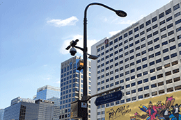 ソウル市、街路灯・信号機・公衆Wi-Fi・防犯カメラをひとつに…「スマートポール」26基を構築
