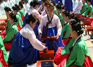 ソウル市、 ナムサン・ハノンマウル(南山韓屋村)で伝統的な「成年礼｣儀式を開催、YouTubeでライブ配信
