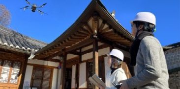 ソウル市、韓屋の屋根の点検に全国で初めて「ドローン撮影」を導入