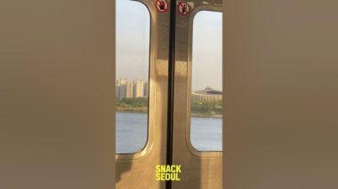 [Snack Seoul] EP.13 A Stunning View of Hangang from the Subway