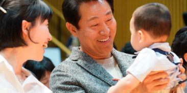 ソウル市、少子化対策第3弾…オ・セフン(呉世勲)市長、43万「多子家庭」の支援に乗り出す