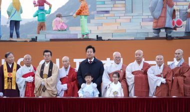 「灌仏会(釈迦誕生日)」奉祝点灯式-2