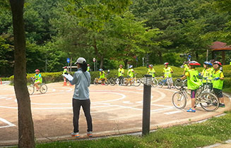 室外子供自転車安全教育
