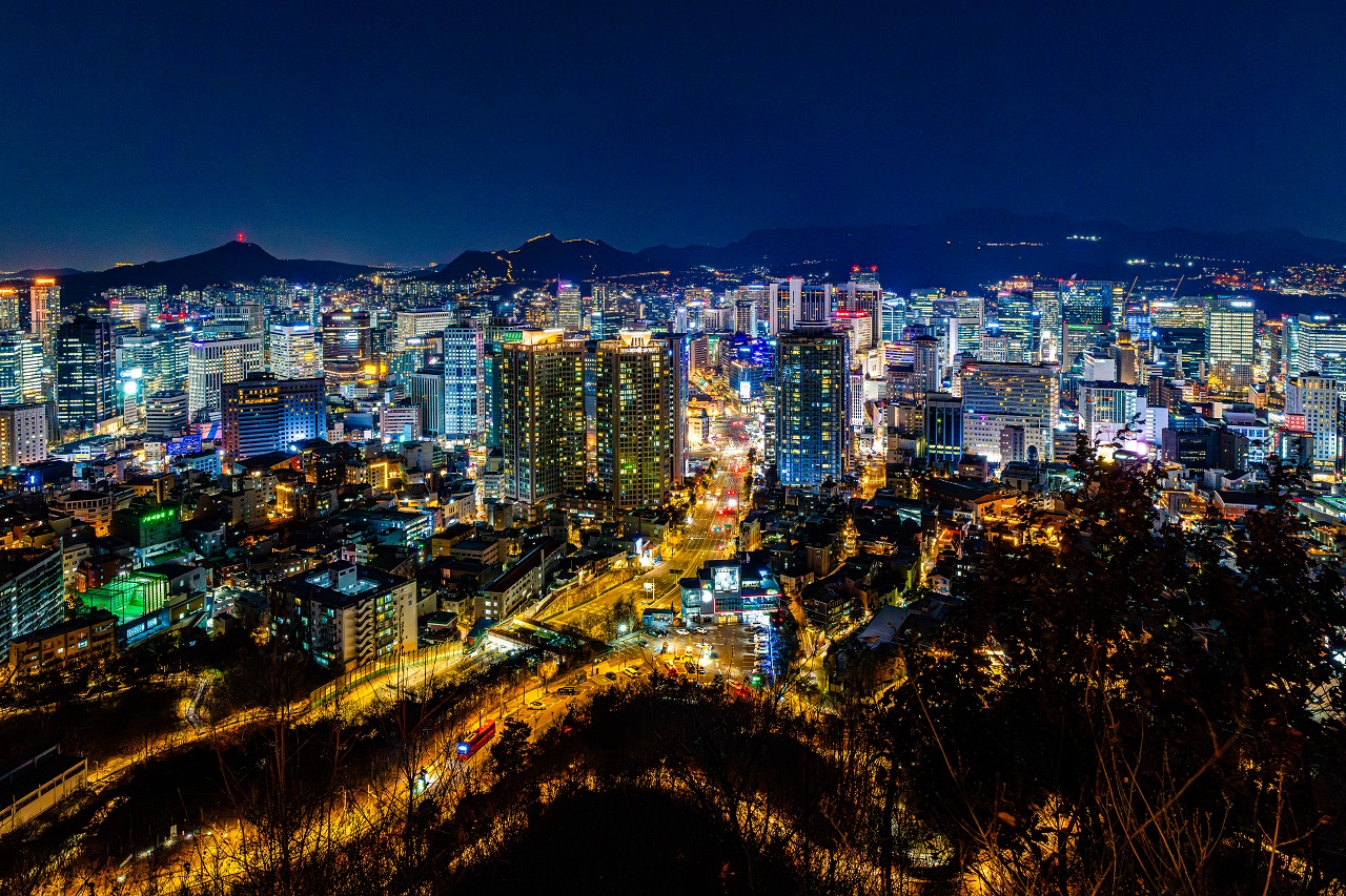 南山から見下ろしたソウルの夜景写真