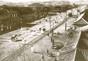 Poshin-gak and vicinity at Jongno 2-ga around 1905