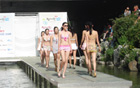 今年の夏、清渓川の水上ファッションショーは必見！